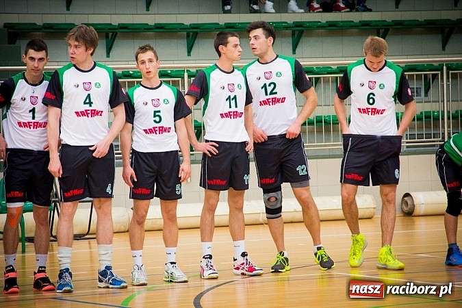 Zdjęcie w galerii na portalu naszraciborz.pl: Spacer Czarnych Katowice w Arenie Rafako wiadomości z regionu