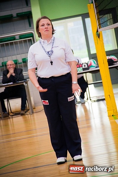 Zdjęcie w galerii na portalu naszraciborz.pl: Spacer Czarnych Katowice w Arenie Rafako wiadomości z regionu