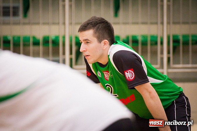 Zdjęcie w galerii na portalu naszraciborz.pl: Spacer Czarnych Katowice w Arenie Rafako wiadomości z regionu