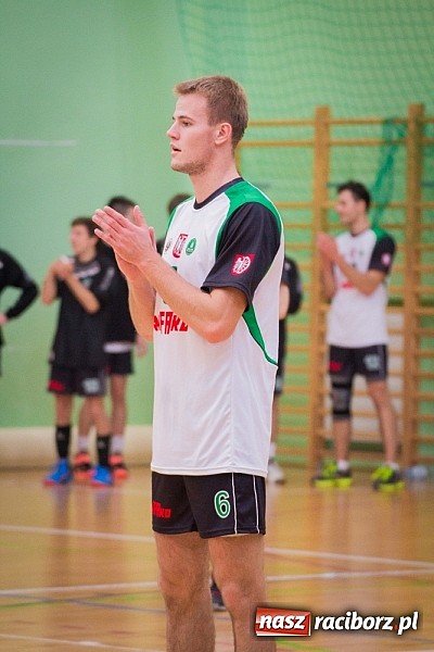 Zdjęcie w galerii na portalu naszraciborz.pl: Spacer Czarnych Katowice w Arenie Rafako wiadomości z regionu