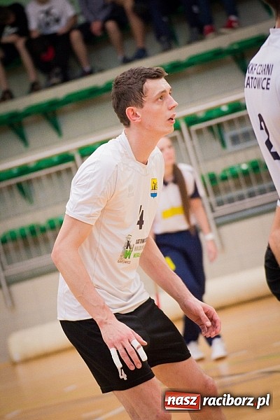 Zdjęcie w galerii na portalu naszraciborz.pl: Spacer Czarnych Katowice w Arenie Rafako wiadomości z regionu