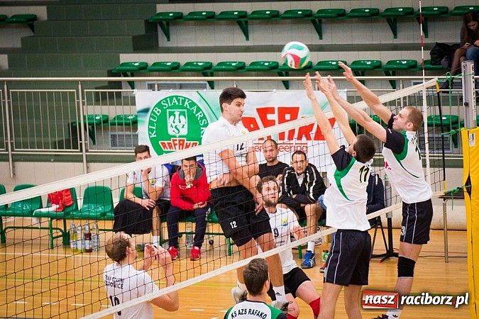 Zdjęcie w galerii na portalu naszraciborz.pl: Spacer Czarnych Katowice w Arenie Rafako wiadomości z regionu