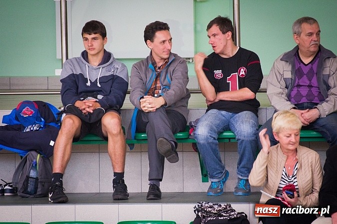 Zdjęcie w galerii na portalu naszraciborz.pl: Spacer Czarnych Katowice w Arenie Rafako wiadomości z regionu