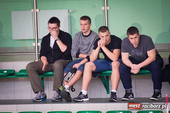 Zdjęcie w galerii na portalu naszraciborz.pl: Spacer Czarnych Katowice w Arenie Rafako wiadomości z regionu