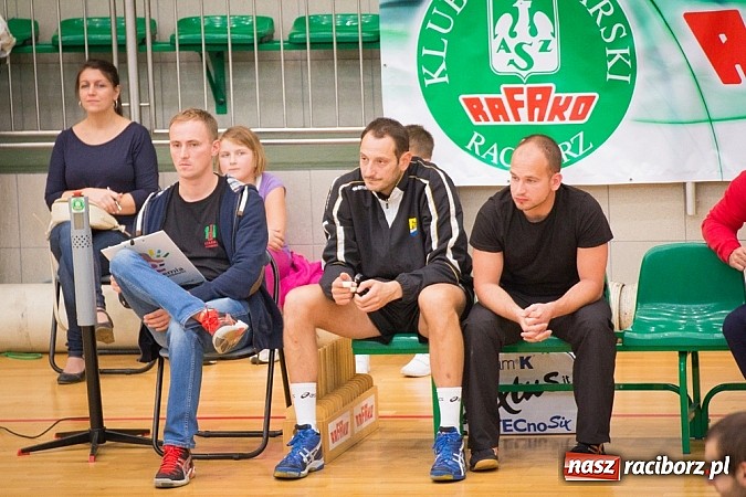 Zdjęcie w galerii na portalu naszraciborz.pl: Spacer Czarnych Katowice w Arenie Rafako wiadomości z regionu