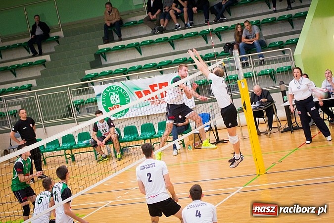 Zdjęcie w galerii na portalu naszraciborz.pl: Spacer Czarnych Katowice w Arenie Rafako wiadomości z regionu