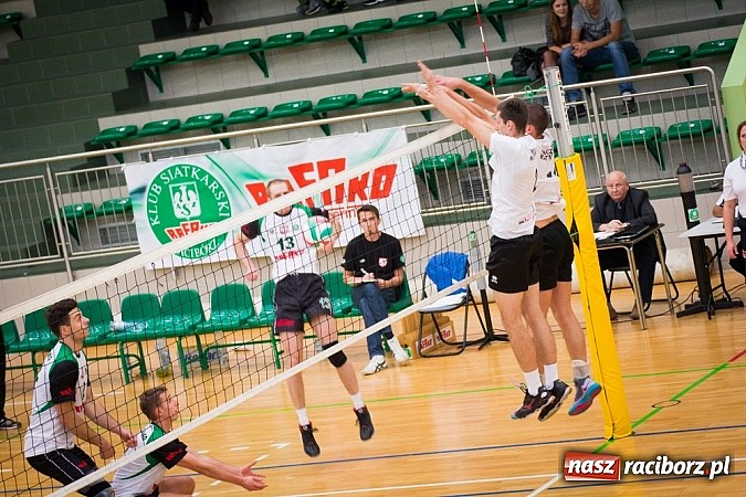 Zdjęcie w galerii na portalu naszraciborz.pl: Spacer Czarnych Katowice w Arenie Rafako wiadomości z regionu