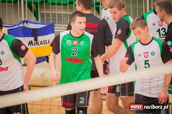 Zdjęcie w galerii na portalu naszraciborz.pl: Spacer Czarnych Katowice w Arenie Rafako wiadomości z regionu