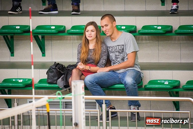 Zdjęcie w galerii na portalu naszraciborz.pl: Spacer Czarnych Katowice w Arenie Rafako wiadomości z regionu