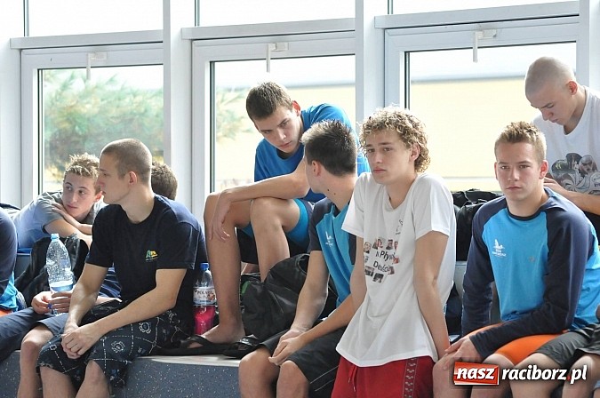 Zdjęcie w galerii na portalu naszraciborz.pl: Puchar Sprintu na krytej pływalni SMS-u wiadomości z regionu