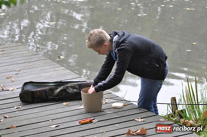 Zdjęcie w galerii na portalu naszraciborz.pl: Na stawie przy Aquabraxie odbyły się zawody wędkarskie wiadomości z regionu