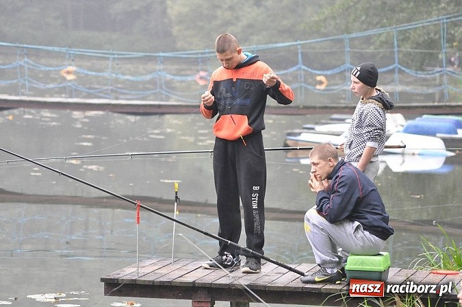 Zdjęcie w galerii na portalu naszraciborz.pl: Na stawie przy Aquabraxie odbyły się zawody wędkarskie wiadomości z regionu