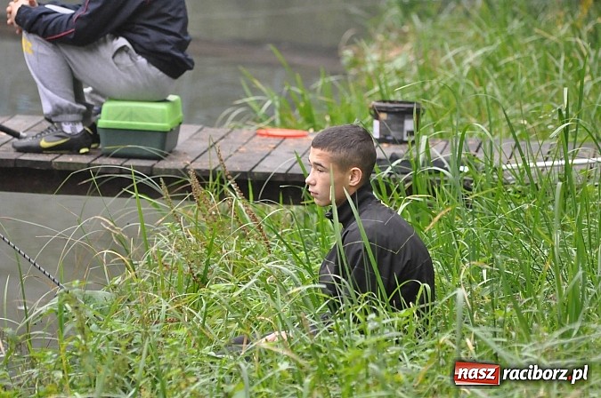 Zdjęcie w galerii na portalu naszraciborz.pl: Na stawie przy Aquabraxie odbyły się zawody wędkarskie wiadomości z regionu
