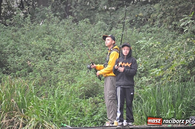 Zdjęcie w galerii na portalu naszraciborz.pl: Na stawie przy Aquabraxie odbyły się zawody wędkarskie wiadomości z regionu