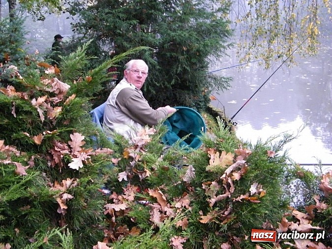 Zdjęcie w galerii na portalu naszraciborz.pl: Na stawie przy Aquabraxie odbyły się zawody wędkarskie wiadomości z regionu