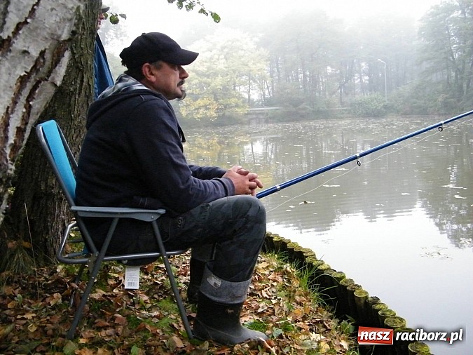 Zdjęcie w galerii na portalu naszraciborz.pl: Na stawie przy Aquabraxie odbyły się zawody wędkarskie wiadomości z regionu