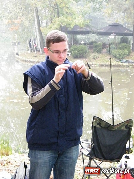 Zdjęcie w galerii na portalu naszraciborz.pl: Na stawie przy Aquabraxie odbyły się zawody wędkarskie wiadomości z regionu