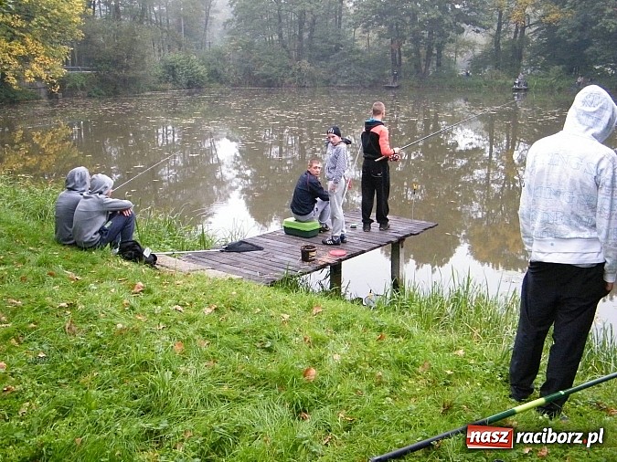 Zdjęcie w galerii na portalu naszraciborz.pl: Na stawie przy Aquabraxie odbyły się zawody wędkarskie wiadomości z regionu