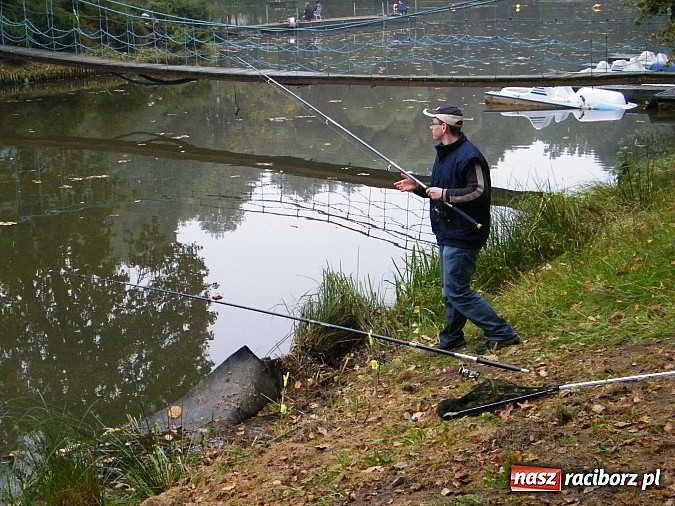 Zdjęcie w galerii na portalu naszraciborz.pl: Na stawie przy Aquabraxie odbyły się zawody wędkarskie wiadomości z regionu
