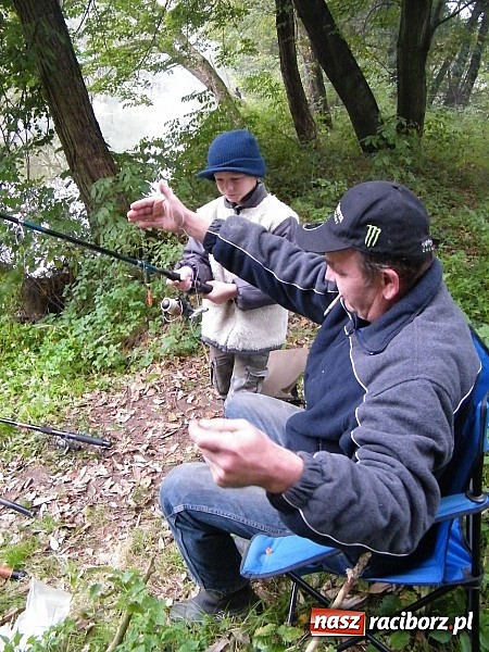 Zdjęcie w galerii na portalu naszraciborz.pl: Na stawie przy Aquabraxie odbyły się zawody wędkarskie wiadomości z regionu