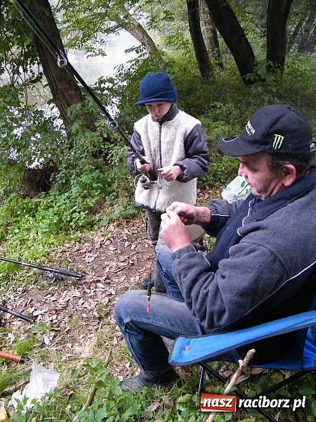 Zdjęcie w galerii na portalu naszraciborz.pl: Na stawie przy Aquabraxie odbyły się zawody wędkarskie wiadomości z regionu