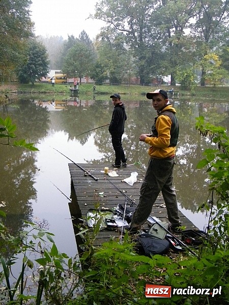 Zdjęcie w galerii na portalu naszraciborz.pl: Na stawie przy Aquabraxie odbyły się zawody wędkarskie wiadomości z regionu