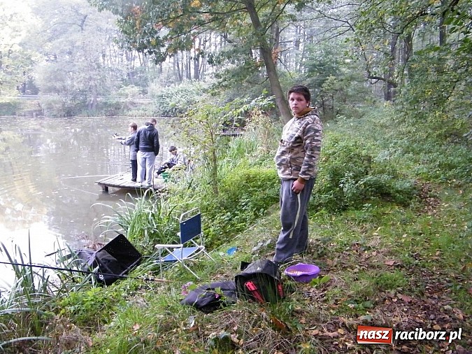 Zdjęcie w galerii na portalu naszraciborz.pl: Na stawie przy Aquabraxie odbyły się zawody wędkarskie wiadomości z regionu
