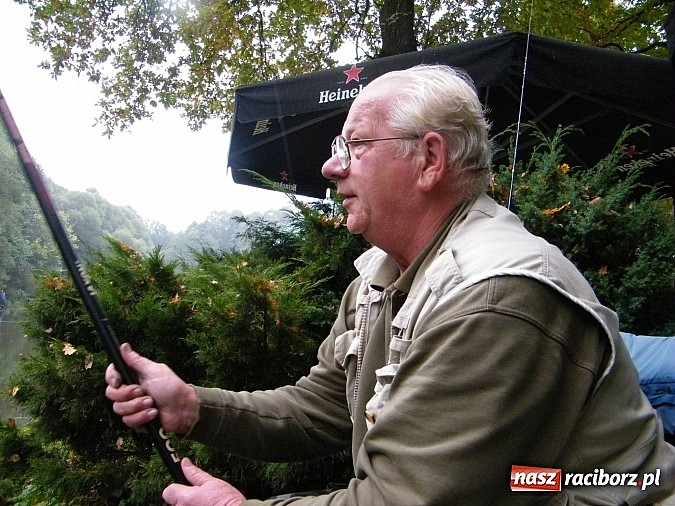 Zdjęcie w galerii na portalu naszraciborz.pl: Na stawie przy Aquabraxie odbyły się zawody wędkarskie wiadomości z regionu