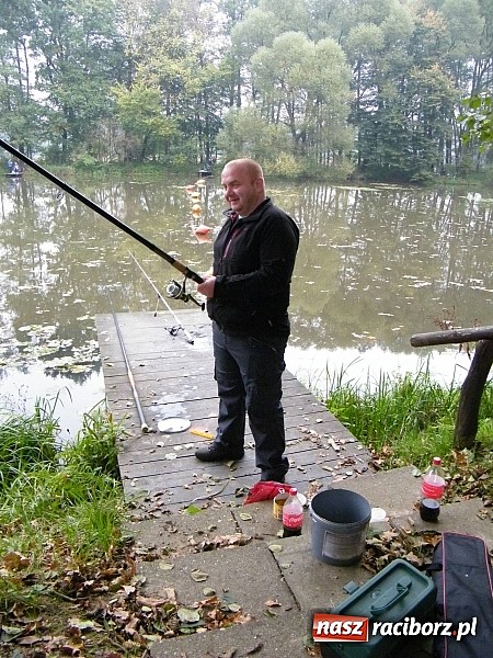 Zdjęcie w galerii na portalu naszraciborz.pl: Na stawie przy Aquabraxie odbyły się zawody wędkarskie wiadomości z regionu