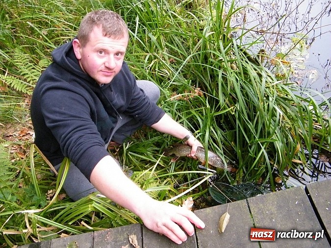 Zdjęcie w galerii na portalu naszraciborz.pl: Na stawie przy Aquabraxie odbyły się zawody wędkarskie wiadomości z regionu