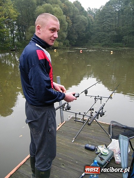 Zdjęcie w galerii na portalu naszraciborz.pl: Na stawie przy Aquabraxie odbyły się zawody wędkarskie wiadomości z regionu