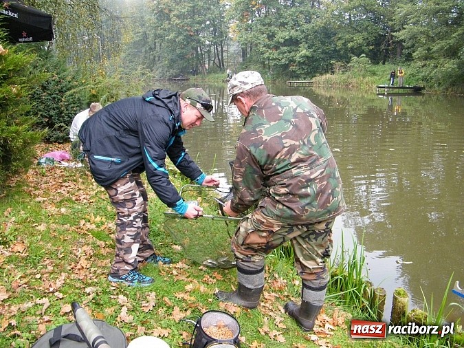 Zdjęcie w galerii na portalu naszraciborz.pl: Na stawie przy Aquabraxie odbyły się zawody wędkarskie wiadomości z regionu