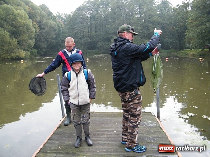 Zdjęcie w galerii na portalu naszraciborz.pl: Na stawie przy Aquabraxie odbyły się zawody wędkarskie wiadomości z regionu