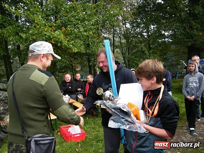 Zdjęcie w galerii na portalu naszraciborz.pl: Na stawie przy Aquabraxie odbyły się zawody wędkarskie wiadomości z regionu