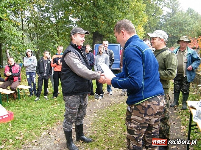 Zdjęcie w galerii na portalu naszraciborz.pl: Na stawie przy Aquabraxie odbyły się zawody wędkarskie wiadomości z regionu