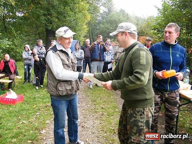 Zdjęcie w galerii na portalu naszraciborz.pl: Na stawie przy Aquabraxie odbyły się zawody wędkarskie wiadomości z regionu