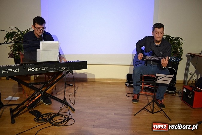 Zdjęcie w galerii na portalu naszraciborz.pl: Dobro Ojczyzny świętowało 5-lecie działalności na zamku  wiadomości z regionu