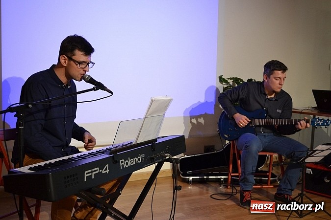 Zdjęcie w galerii na portalu naszraciborz.pl: Dobro Ojczyzny świętowało 5-lecie działalności na zamku  wiadomości z regionu