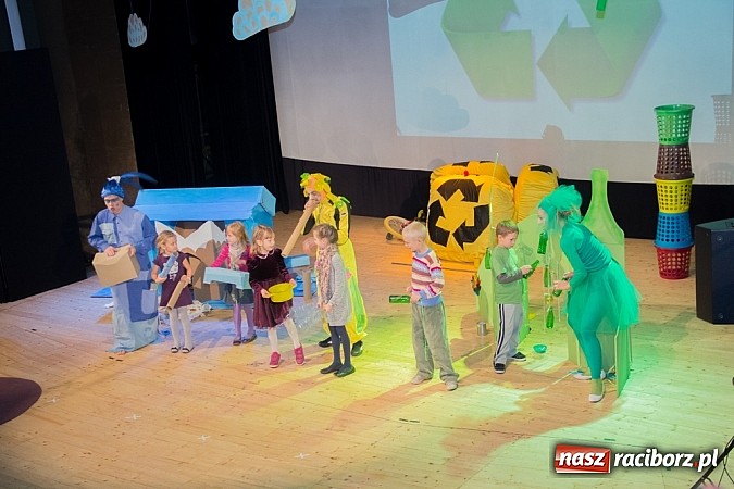 Zdjęcie w galerii na portalu naszraciborz.pl: Eko-niedziela. W świecie Segregonii w RCK wiadomości z regionu