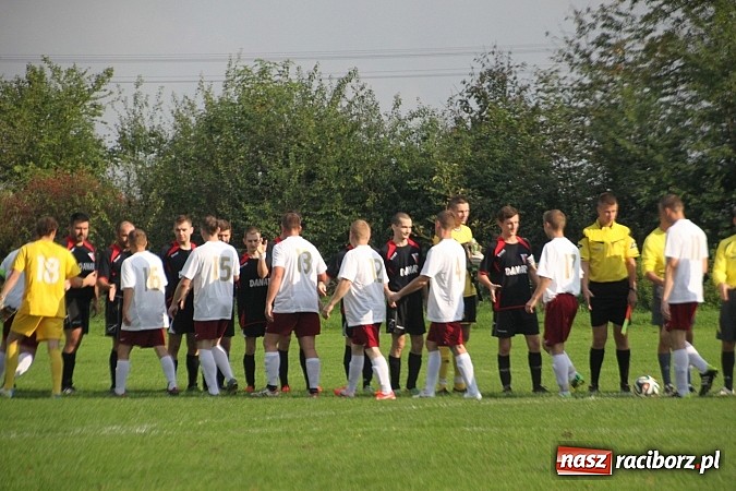 Zdjęcie w galerii na portalu naszraciborz.pl: Boisko w Wojnowicach szczęśliwe dla Bieńkowic wiadomości z regionu
