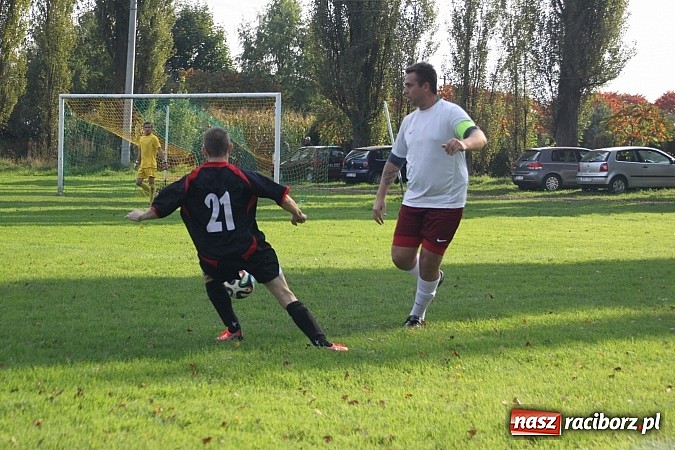 Zdjęcie w galerii na portalu naszraciborz.pl: Boisko w Wojnowicach szczęśliwe dla Bieńkowic wiadomości z regionu