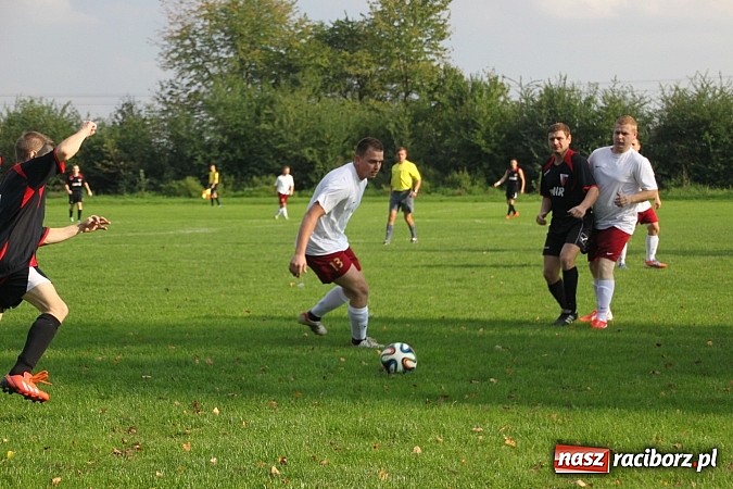 Zdjęcie w galerii na portalu naszraciborz.pl: Boisko w Wojnowicach szczęśliwe dla Bieńkowic wiadomości z regionu