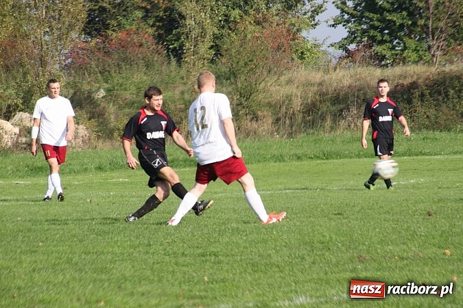 Zdjęcie w galerii na portalu naszraciborz.pl: Boisko w Wojnowicach szczęśliwe dla Bieńkowic wiadomości z regionu