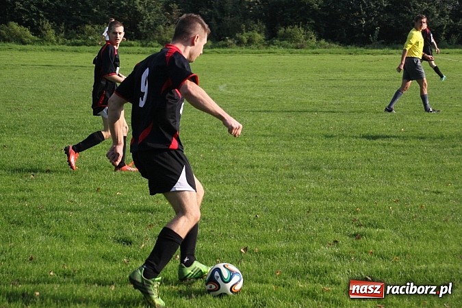 Zdjęcie w galerii na portalu naszraciborz.pl: Boisko w Wojnowicach szczęśliwe dla Bieńkowic wiadomości z regionu