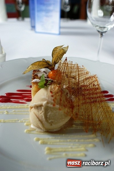 Zdjęcie w galerii na portalu naszraciborz.pl: Początek jesieni w bawarskim stylu w restauracji Pałac Większyce! wiadomości z regionu