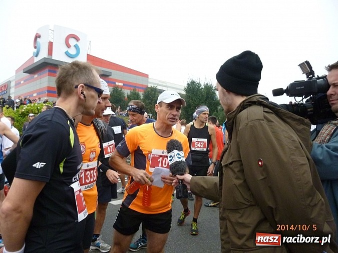 Zdjęcie w galerii na portalu naszraciborz.pl: Pobiegli dla Wojtka! Raciborscy policjanci na maratonie w Katowicach wiadomości z regionu
