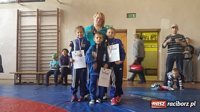 Zdjęcie w galerii na portalu naszraciborz.pl: Zapasy na wesoło. Młodzicy Unii z medalami wiadomości z regionu