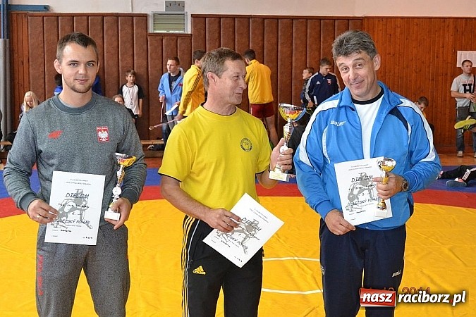 Zdjęcie w galerii na portalu naszraciborz.pl: Zapasy na wesoło. Młodzicy Unii z medalami wiadomości z regionu