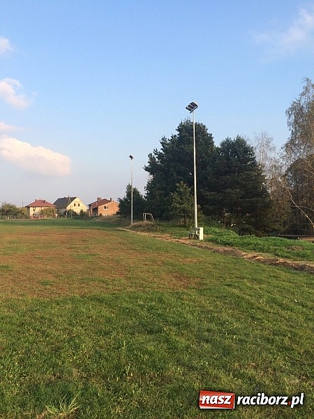 Zdjęcie w galerii na portalu naszraciborz.pl: LKS w Górkach Śląskich z nowym oświetleniem wiadomości z regionu