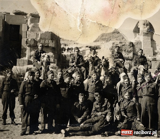 Zdjęcie w galerii na portalu naszraciborz.pl: Nikczemnieją narody, których żołnierskie mogiły pokrywa kurz zapomnienia wiadomości z regionu